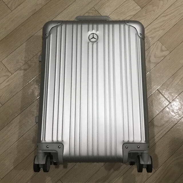 RIMOWA(リモワ)のメルセデス ベンツ　  オリジナル アルミスーツケース メンズのバッグ(トラベルバッグ/スーツケース)の商品写真