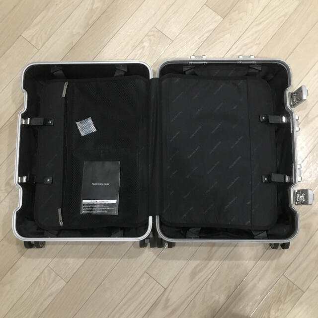 RIMOWA(リモワ)のメルセデス ベンツ　  オリジナル アルミスーツケース メンズのバッグ(トラベルバッグ/スーツケース)の商品写真