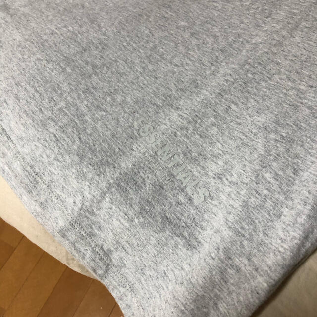 FEAR OF GOD(フィアオブゴッド)のFOG essentials リフレクティブＴシャツ グレー M メンズのトップス(Tシャツ/カットソー(半袖/袖なし))の商品写真