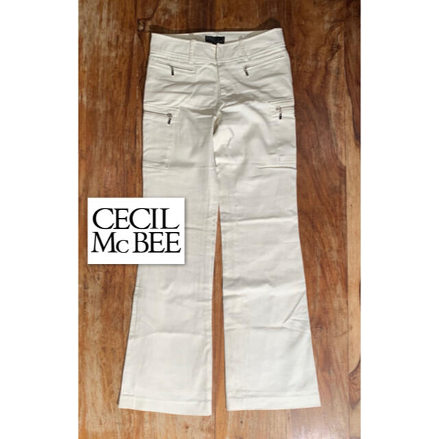 CECIL McBEE(セシルマクビー)のCECIL McBEE セシルマクビー コットンパンツベルボトムサイズ38/白 レディースのパンツ(カジュアルパンツ)の商品写真