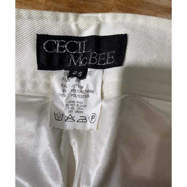 CECIL McBEE(セシルマクビー)のCECIL McBEE セシルマクビー コットンパンツベルボトムサイズ38/白 レディースのパンツ(カジュアルパンツ)の商品写真