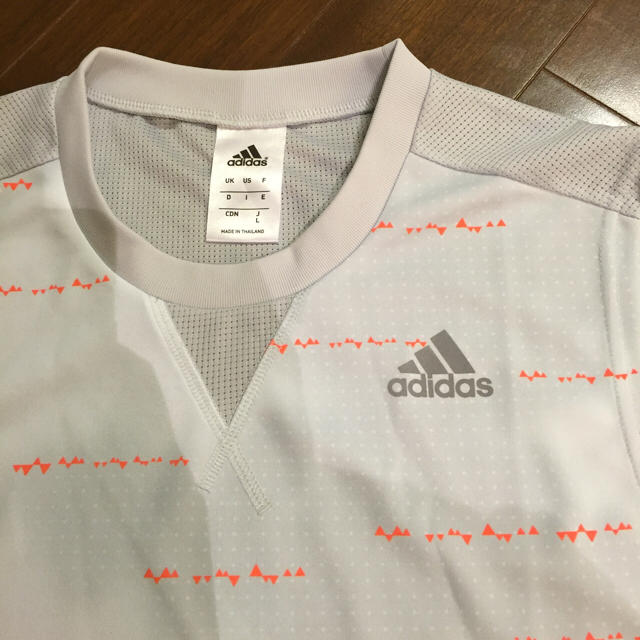 adidas(アディダス)の未使用品！ アディダス ノースリーブ Tシャツ Lサイズ マラソン ランニング スポーツ/アウトドアのスポーツ/アウトドア その他(陸上競技)の商品写真