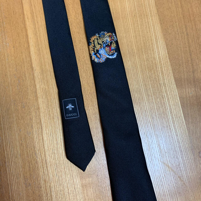 gucci タイガー 虎 ネクタイ gucci タイガー 虎 ネクタイ