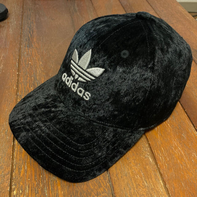 adidas(アディダス)のadidas キャップ ブラック【my様専用】 レディースの帽子(キャップ)の商品写真