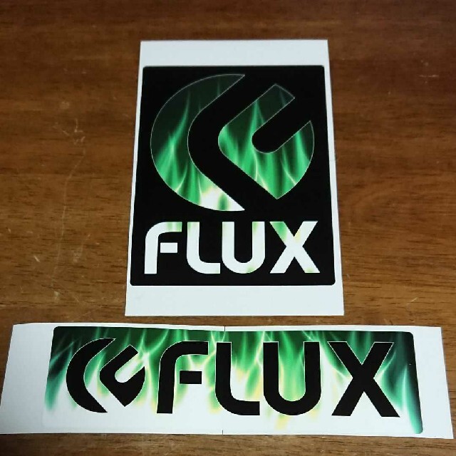 FLUX(フラックス)のFLUX ステッカー スポーツ/アウトドアのスノーボード(アクセサリー)の商品写真