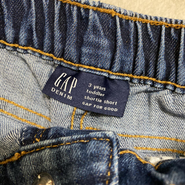 babyGAP(ベビーギャップ)の専用　女の子ベビー　デニムショートパンツ　90 95 キッズ/ベビー/マタニティのキッズ服女の子用(90cm~)(パンツ/スパッツ)の商品写真