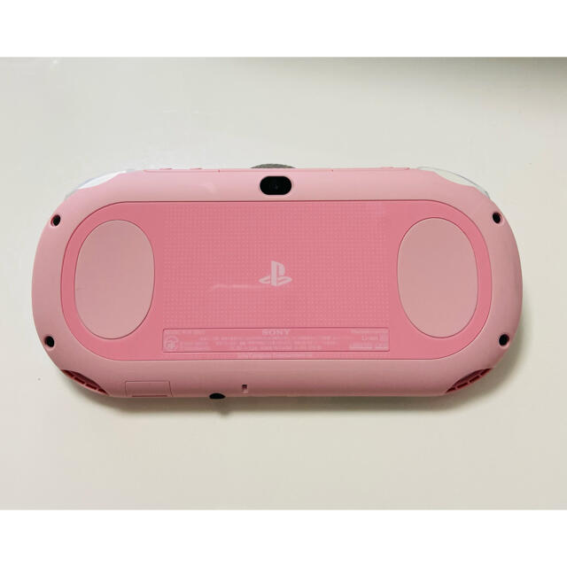 PlayStation Vita(プレイステーションヴィータ)のPS VITA ライトピンク／ホワイト エンタメ/ホビーのゲームソフト/ゲーム機本体(携帯用ゲーム機本体)の商品写真