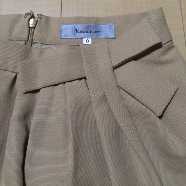 Rirandture(リランドチュール)のリランドチュール♡キャメルスカート レディースのスカート(ひざ丈スカート)の商品写真