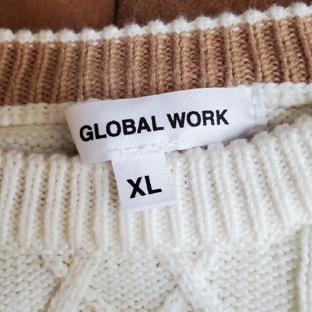 GLOBAL WORK(グローバルワーク)のキッズ　ホワイトセーター キッズ/ベビー/マタニティのキッズ服女の子用(90cm~)(ニット)の商品写真