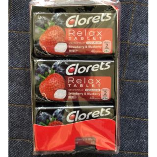 clorets  strawberry&blueberry バラ売り可(菓子/デザート)