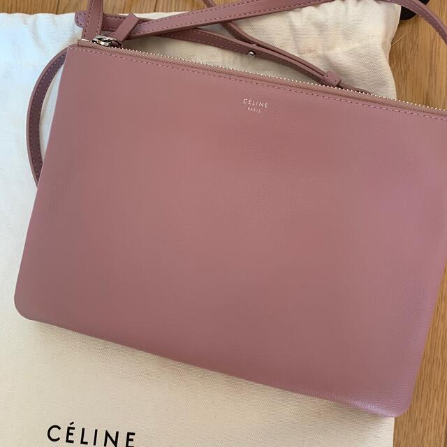 celine(セリーヌ)のceline セリーヌ　ラージトリオ　フィービー期 レディースのバッグ(ショルダーバッグ)の商品写真