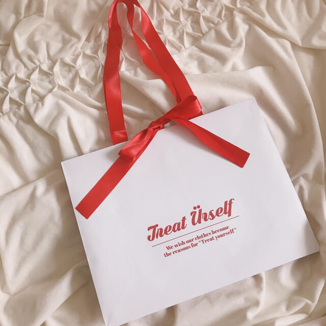 treat urself ショッパー・ステッカー・look book setの通販 by treat urself ショッパー・ステッカー・look book setの通販 by