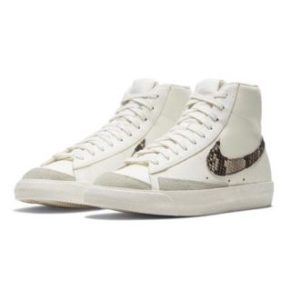 ナイキ(NIKE)のナイキ ブレーザー MID '77 SE ウィメンズシューズ (スニーカー)