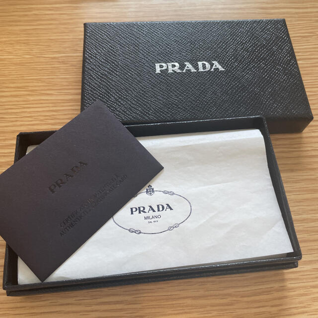PRADA(プラダ)のキーケース　プラダ　PRADA レディースのファッション小物(キーケース)の商品写真