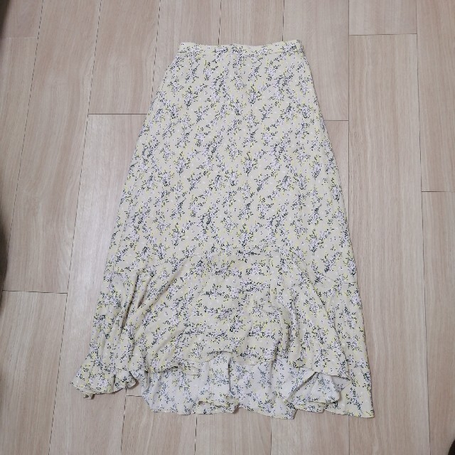 GU(ジーユー)のGU 花柄マーメイドスカート　大型店限定 レディースのスカート(ひざ丈スカート)の商品写真
