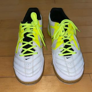 ナイキ(NIKE)のNIKE フットサルシューズ　25.5cm(シューズ)