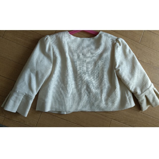 Branshes(ブランシェス)のジャケット ベージュ 130サイズ キッズ/ベビー/マタニティのキッズ服女の子用(90cm~)(ジャケット/上着)の商品写真