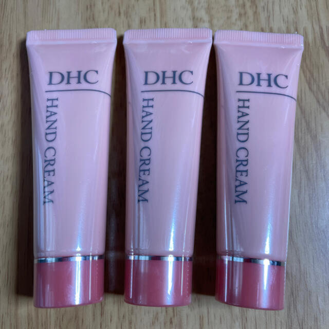 DHC(ディーエイチシー)の【新品未開封】DHC 薬用ハンドクリーム 30g 3本セット コスメ/美容のボディケア(ハンドクリーム)の商品写真