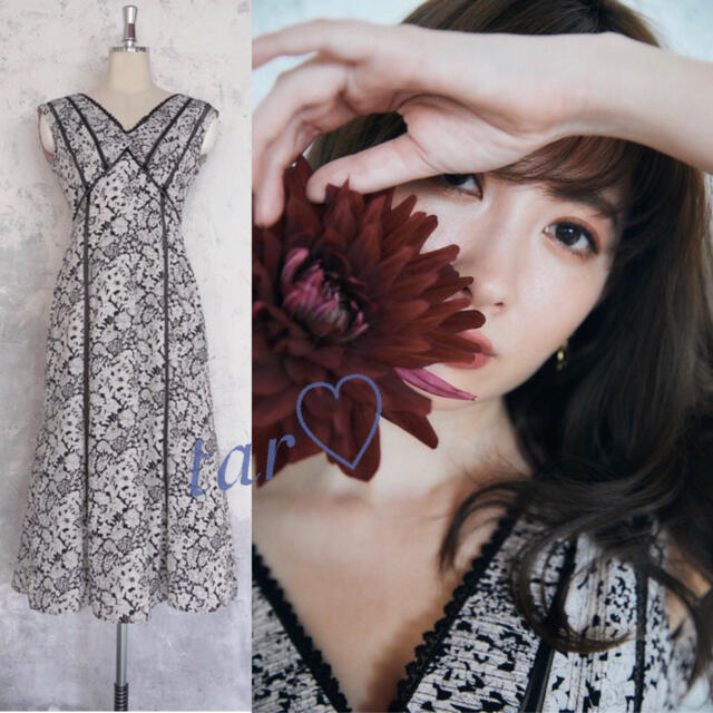 フレイアイディーHer lip to Lace Trimmed Floral Dress