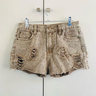 アナップ(ANAP)のカーキブラウン　ダメージデニムショーパン　ANAP アナップ　春夏コーデ(ショートパンツ)