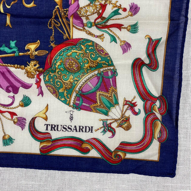 Trussardi(トラサルディ)のTRUSSARDI  ハンカチ　スカーフ　バンダナ レディースのファッション小物(バンダナ/スカーフ)の商品写真