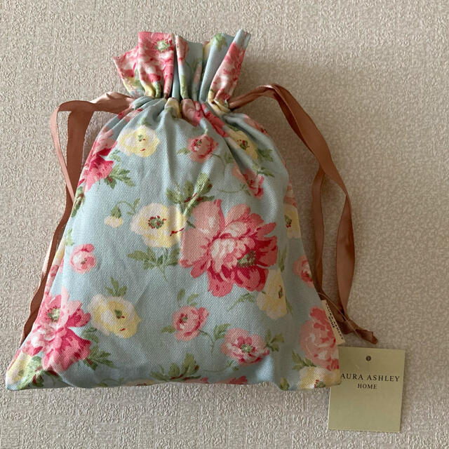 LAURA ASHLEY(ローラアシュレイ)のタグ付✧LAURA ASHLEYローラアシュレイ｜携帯トラベルスリッパ୨୧ インテリア/住まい/日用品のインテリア小物(スリッパ/ルームシューズ)の商品写真