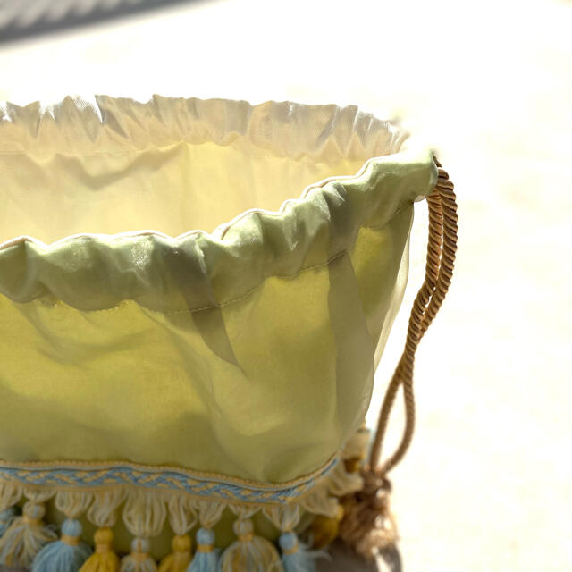 オーガンジー　巾着　巾着バッグ　巾着バック　刺繍　タッセル レディースのバッグ(ショルダーバッグ)の商品写真