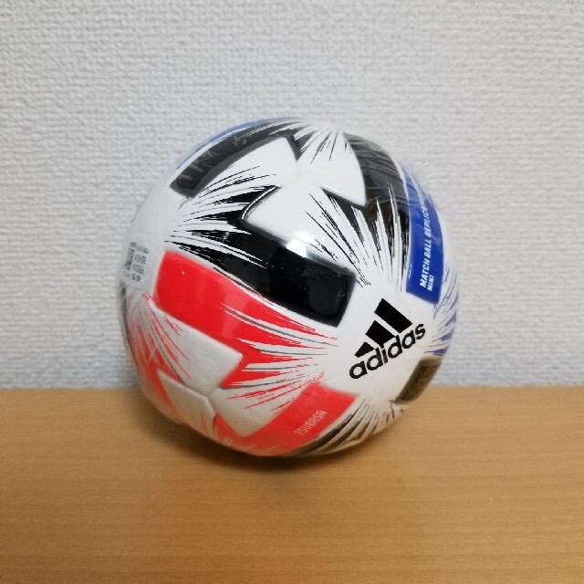 adidas(アディダス)のレプリカサッカーボール スポーツ/アウトドアのサッカー/フットサル(ボール)の商品写真