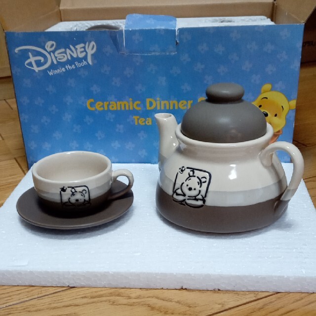 Disney(ディズニー)のくまのプーさん　　ティーセット インテリア/住まい/日用品のキッチン/食器(食器)の商品写真