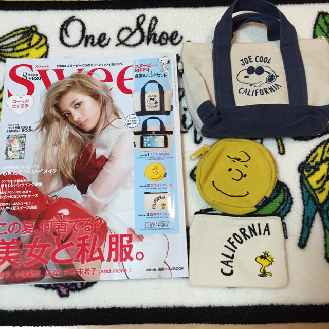 sweet 8月号 ローラ表紙 付録付き (スヌーピー) エンタメ/ホビーの雑誌(ファッション)の商品写真