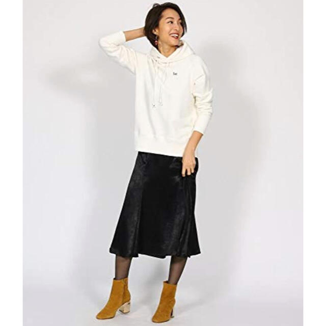 aquagirl(アクアガール)の定価11000円❤️お値下げ可能❤️マシュマロサテンフレアスカート　レピスリー レディースのスカート(ひざ丈スカート)の商品写真