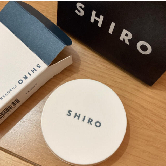 shiro(シロ)のShiro  練り香水　ホワイトリリー コスメ/美容の香水(香水(女性用))の商品写真