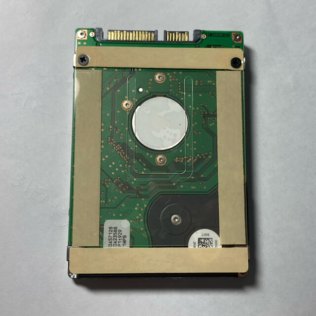 日立(ヒタチ)のHITACHI HDD 2.5インチ 320GB  スマホ/家電/カメラのPC/タブレット(PCパーツ)の商品写真
