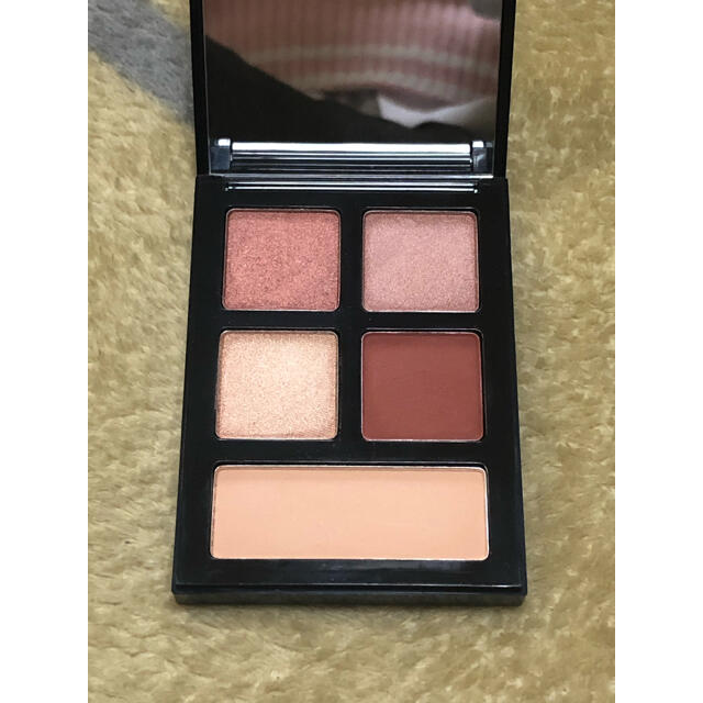 BOBBI BROWN(ボビイブラウン)のボビイブラウンエッセンシャルマルチカラーアイシャドウパレットウォームクランベリー コスメ/美容のベースメイク/化粧品(アイシャドウ)の商品写真