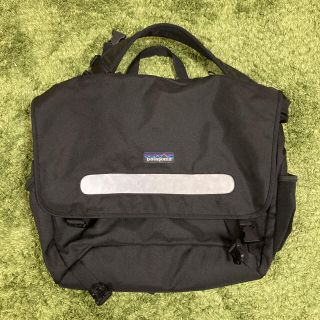 パタゴニア(patagonia)の最終値下げ！大型　パタゴニア　ショルダーバック 45cm✖️48cm デカタグ(ショルダーバッグ)