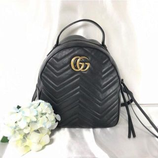 グッチ(Gucci)の美品★　グッチ　GGマーモント　リュック　黒(リュック/バックパック)