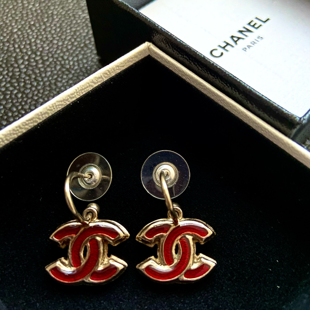 ★お値下げ日曜迄 CHANEL シャネル ピアス BTS テテ着用 レッド ★お値下げ日曜迄 CHANEL シャネル ピアス BTS テテ着用 レッド