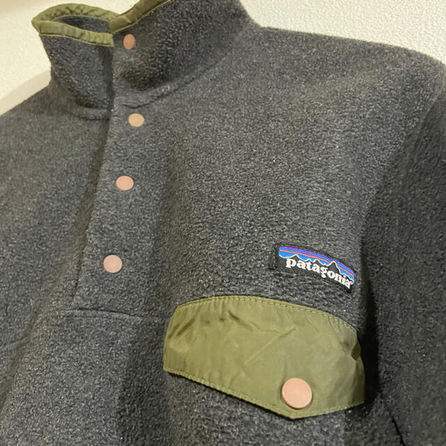 patagonia(パタゴニア)の人気カラー　パタゴニア　シンチラ　フリース　グレー×グリーン メンズのジャケット/アウター(ブルゾン)の商品写真