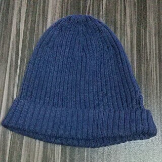 ユニクロ(UNIQLO)の【UNIQLO】ユニクロ ニット帽 綿100% 紺 フリーサイズ (ニット帽/ビーニー)