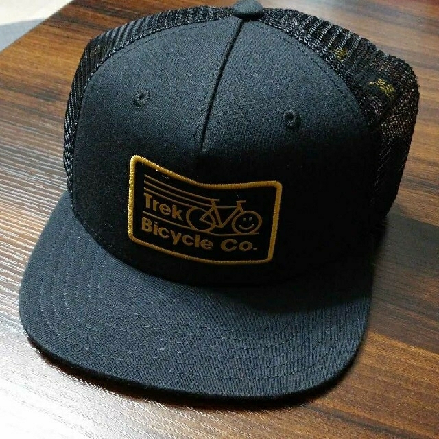 uz．arta様　Trek Happy Bike Trucker Hat　 メンズの帽子(キャップ)の商品写真