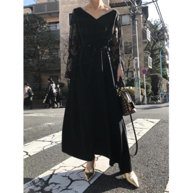 Ameri VINTAGE(アメリヴィンテージ)のLACE SLEEVE REFINED DRESS Ameri VINTAGE レディースのワンピース(ロングワンピース/マキシワンピース)の商品写真