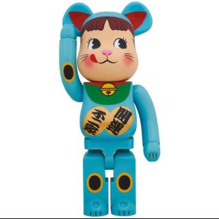 メディコムトイ(MEDICOM TOY)のBE@RBRICK 招き猫　ペコちゃん　青蓄光　1000% (その他)