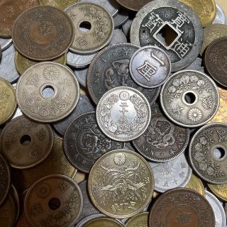 古銭　　旭日二十銭銀貨入り　お買い得(貨幣)