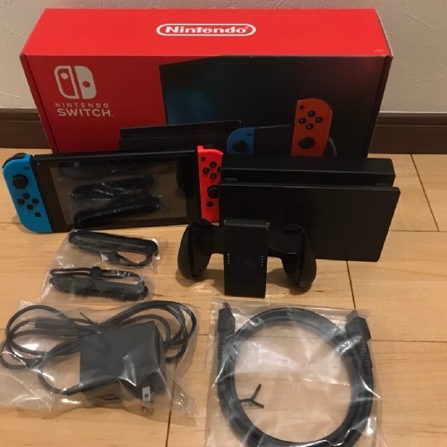 新型Nintendo Switch 本体　おまけ付きエンタメホビー
