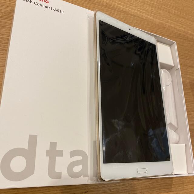 NTTdocomo(エヌティティドコモ)の【新品未使用】docomo dtab Compact d-01J Gold スマホ/家電/カメラのPC/タブレット(タブレット)の商品写真