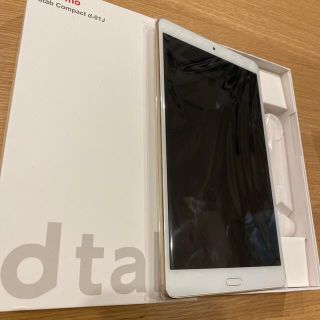 エヌティティドコモ(NTTdocomo)の【新品未使用】docomo dtab Compact d-01J Gold(タブレット)