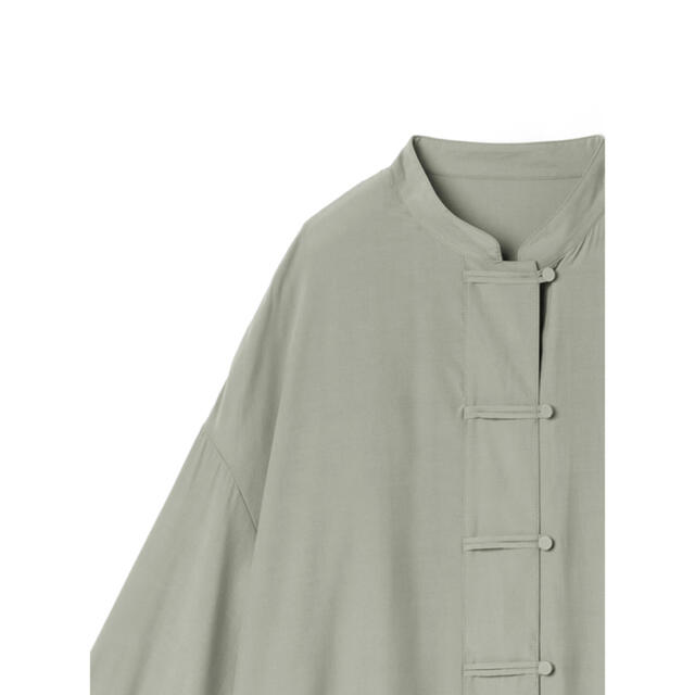 GRL(グレイル)のGRL グレイル　チャイナボタンチュニックシャツ　オフホワイト レディースのトップス(シャツ/ブラウス(長袖/七分))の商品写真