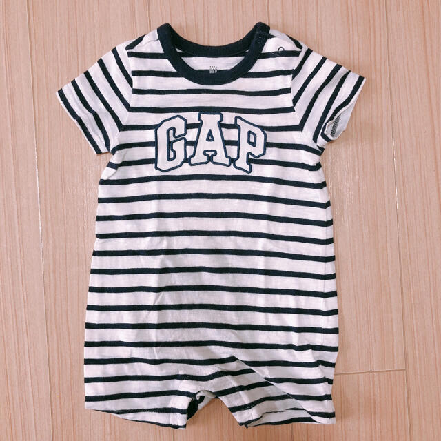 babyGAP(ベビーギャップ)のbabyGAP ロンパース　90 キッズ/ベビー/マタニティのキッズ服男の子用(90cm~)(その他)の商品写真