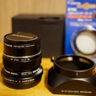 オリンパス(OLYMPUS)の【限定品】M.ZUIKO 12mm F2.0 リミテッドブラックキット(レンズ(単焦点))