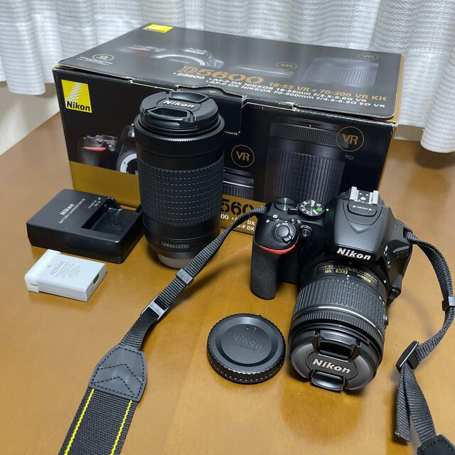 新品未開封 Nikon D5600 ダブルズームキット 保証付き